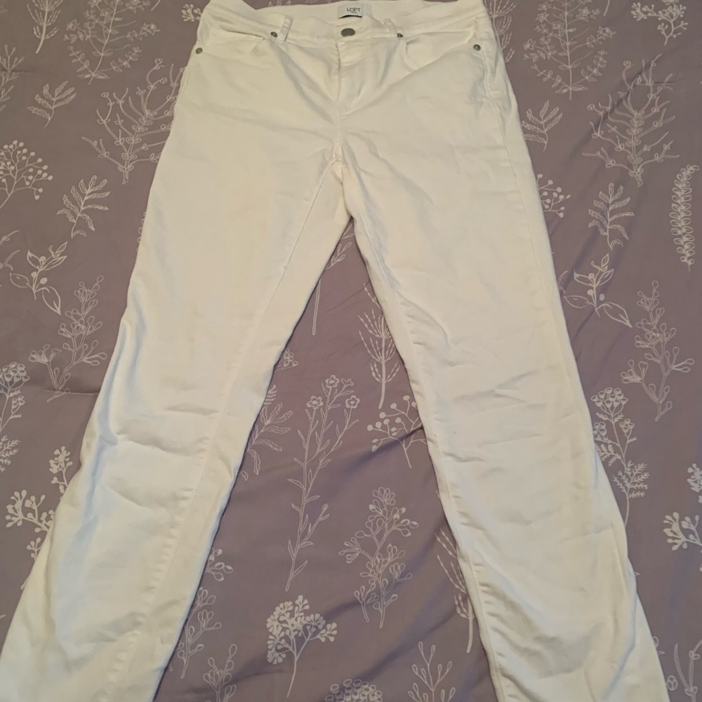 LOFT size 4 Skinny ankle white denim